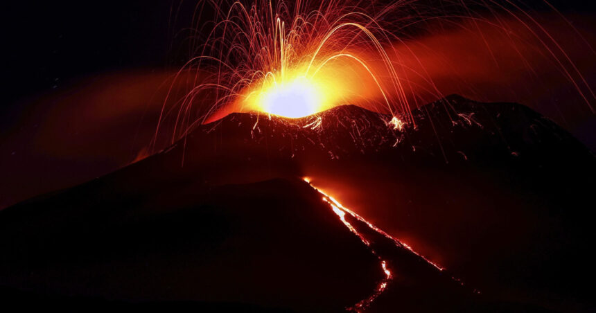alerta aeriana in sudul italiei dupa ce vulcanul etna a erupt din nou 68ad50b916401