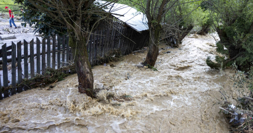alerta de inundatii cod galben de viituri in 11 zone pana luni la pranz harta 688f4101560de