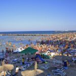 alerta pe plaja din eforie nord o fetita de 10 ani a fost prinsa intre stabilopozi 688e41e99b2a5