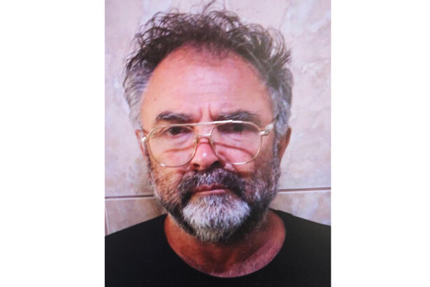 alerta un detinut a evadat pe geamul ambulantei care il ducea la penitenciar 689cbef310003