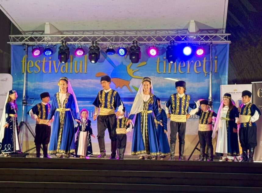 ansamblurile udttmr qarasu si qaytarma au stralucit pe scena festivalului tineretii de la mangalia 68b411525842b