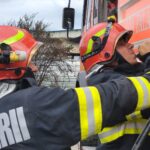 arde un apartament de pe aleea umanitatii din constanta intervin pompierii cu mai multe autospeciale 68aad97ce57fd