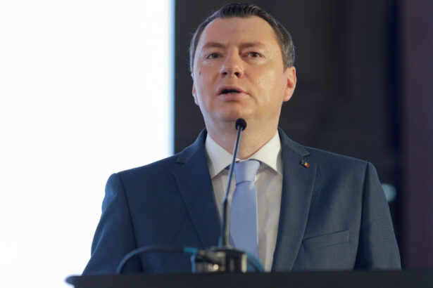 avertisment de la bnr cosmin marinescu reconfirmarea ratingului de tara nu elimina riscurile asociate dezechilibrelor bugetare 688cbfe33c565