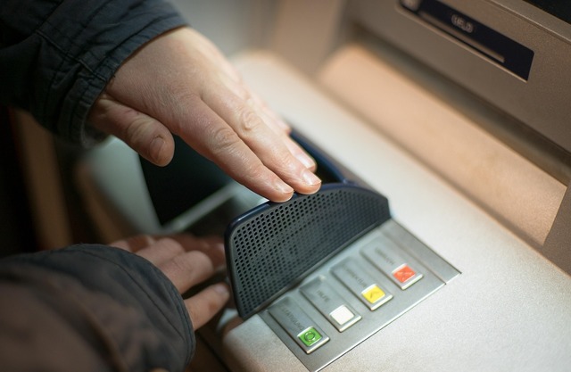 Băncile din Grecia elimină comisioanele pentru retragerile de numerar de la bancomate 1 bancile din grecia renunta la comisioanele pentru retragerile de numerar de la atm uri 6899a7edc6d38