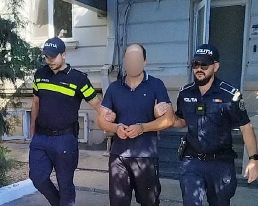 Bărbat din Mihail Kogălniceanu reținut pentru violență în familie și amenințări 1 barbat din mihail kogalniceanu retinut pentru violenta in familie si amenintare 68a1c210dd350