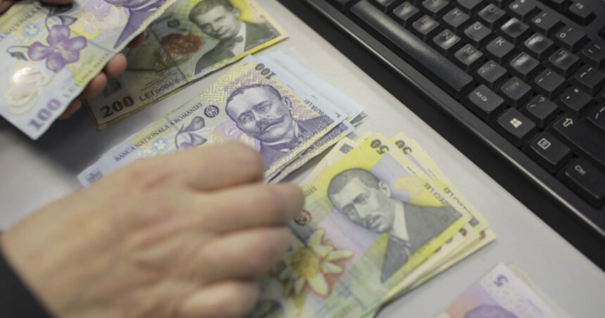 bnr datoria externa a romaniei a crescut cu 748 miliarde euro in primele sase luni din 2025 689cf1e1bb037