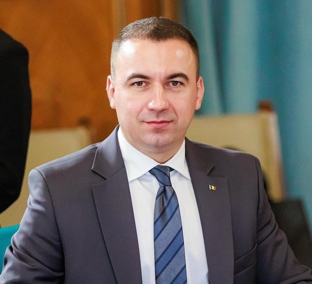 bogdan ivan statul roman functioneaza astazi mai mult sau mai putin pe aceeasi arhitectura a statului comunist 68b1c903e40e1