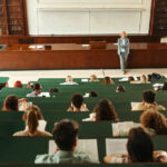 Calendarul anului universitar 2025-2026: Începerea cursurilor la facultate și programarea vacanțelor studenților 3 calendarul anului universitar 2025 2026 cand incep cursurile la facultate si cand sunt programate vacantele studentilor 68a3fa160b408