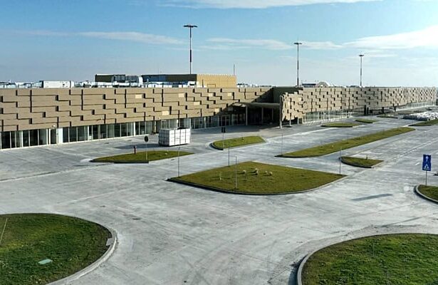 cartoful fierbinte al modernizarii aeroportului mk dosarul penal plimbat de la dna bucuresti la dna constanta si declinat la parchetul judecatoriei constanta 6891db1386372