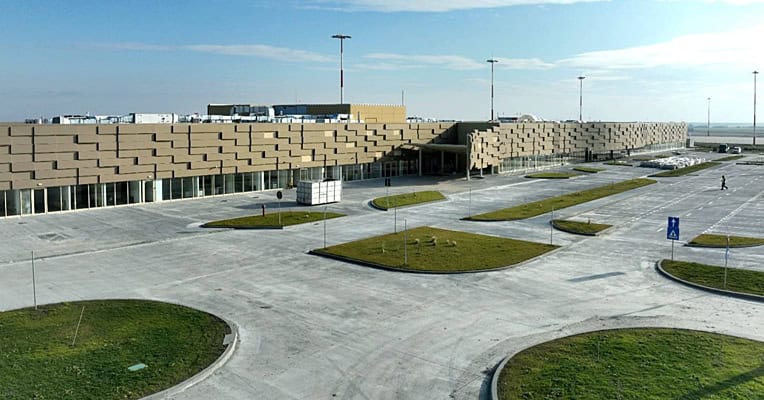 cartoful fierbinte al modernizarii aeroportului mk dosarul penal plimbat de la dna bucuresti la dna constanta si declinat la parchetul judecatoriei constanta 6891db1386372