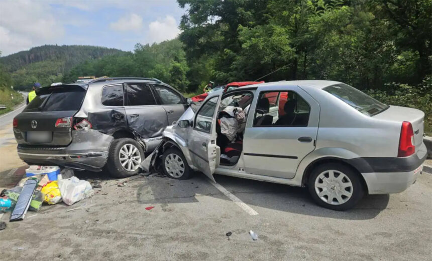 cinci romani au fost raniti intr un grav accident rutier in bulgaria soferul vinovat ar fi fost drogat 688cd45f6b5b2