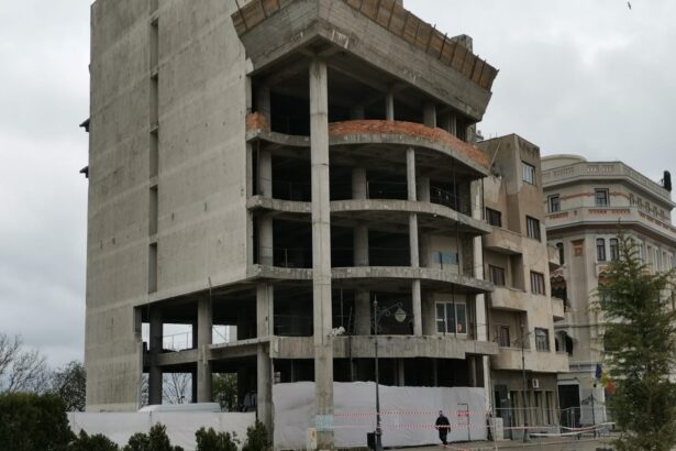cladirea cu sapte etaje din piata ovidiu intre avize si respingeri succesive mansarda nu poate fi transformata in etaj 68aedc1ad508e