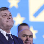 Coaliția, de la o promisiune la alta: Respinge proiectul „Antonescu” privind pensiile speciale pentru o variantă similară propusă de Guvern 3 coalitia de la o promisiune la alta respinge proiectul antonescu privind pensiile speciale pentru o varianta similara a guvernului 68a5ae0987039