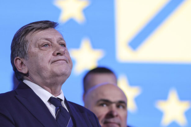 coalitia de la o promisiune la alta respinge proiectul antonescu privind pensiile speciale pentru o varianta similara a guvernului 68a5ae0987039