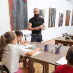 Copiii au descoperit secretele picturii la Muzeul de Artă din Constanța 3 copiii au descoperit secretele picturii la muzeul de arta constanta 6899d5ba0ab43