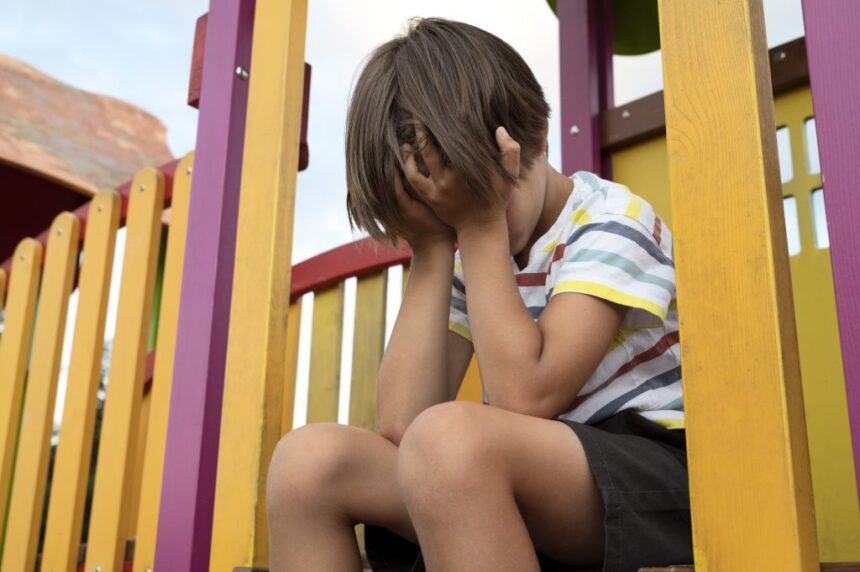 Copil agresat de mama unui coleg pe faleza din Mangalia, în timpul antrenamentelor: femeia a încercat să-și facă singură dreptate și a ajuns cu dosar penal. 1 copil agresat de mama unui coleg pe faleza din mangalia in timpul unor antrenamente femeia a vrut sa si faca singura dreptate si s a ales cu dosar penal 68a3b5171294f