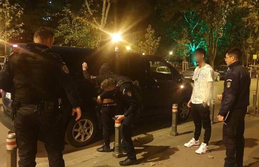 Costinești: Un bărbat a fost prins cu un cuțit după ce a încercat să scape de jandarmi 1 costinesti un barbat a fost prins cu un cutit asupra lui dupa ce a incercat sa evite jandarmii 6893097311dbf