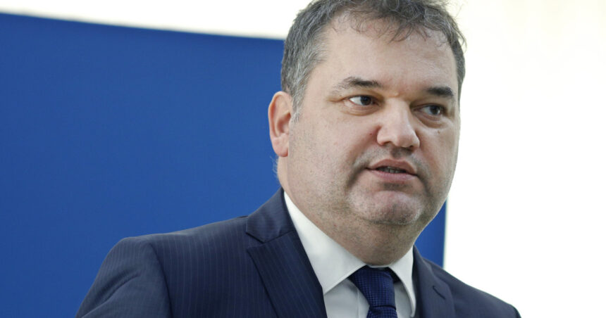 cseke attila anunta ca vor fi taiate 40 000 de posturi in administratia locala impactul financiar este de 22 miliarde de lei anual 689a4b9210c69