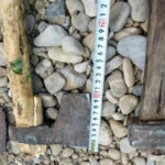 Cuțite, topoare și coase descoperite la doi bărbați participanți la un târg tradițional organizat de Sfânta Maria în județul Dâmbovița 3 cutite topoare si coase descoperite la doi barbati veniti la un targ traditional organizat de sfanta maria in judetul dambovita 689f71ed9fa74