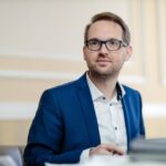 dominic fritz taie zeci de posturi din primarie urmeaza reorganizarea institutiilor subordonate 6895f6371e2cc