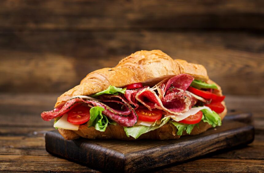 elevii din mircea voda vor primi zilnic cate un sandwich si un fruct primaria cauta o firma de catering 68935346d7166