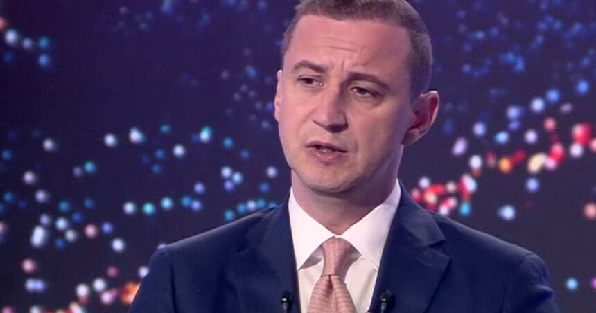 Simonis critică declarațiile lui Bolojan referitoare la posibila incapacitate de plată a României: „Cred că joaca de-a cuvintele e infantilă” 1 exclusiv simonis critica declaratiile lui bolojan despre posibila incapacitate de plata a romaniei cred ca joaca de a cuvintele e infantila 68a9de49d89d4