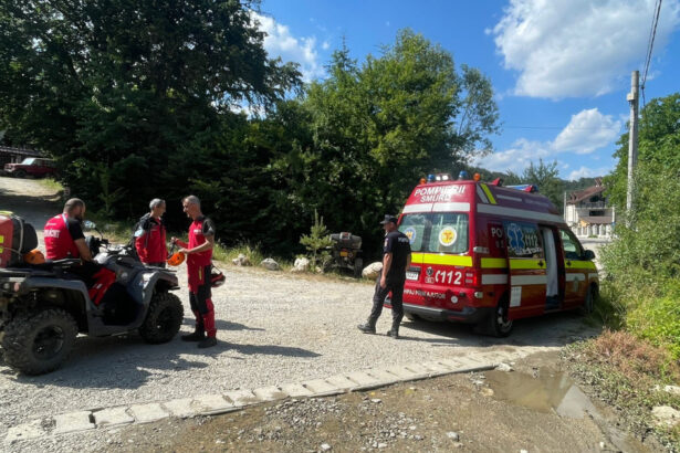 fata muscata de caini in zona montana din brasov avertismentul salvamontistilor atentie la cainii de stana 6896cb1a6e678