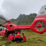 Fetiță de 9 ani, găsită rănită și inconștientă la Bâlea Lac, preluată de urgență cu elicopterul SMURD. 1 fetita de 9 ani gasita ranita si inconstienta la balea lac a fost preluata de urgenta cu un elicopter smurd 68a47fac6686e