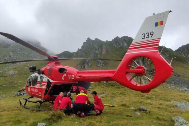 fetita de 9 ani gasita ranita si inconstienta la balea lac a fost preluata de urgenta cu un elicopter smurd 68a47fac6686e
