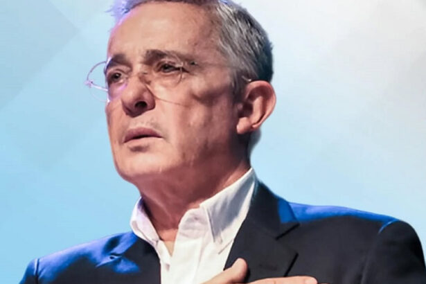 fostul presedinte al columbiei alvaro uribe condamnat la 12 ani de arest la domiciliu 688db74155e75