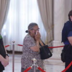foto 1 000 de persoane preponderent oameni mai in varsta dar si tineri si au luat adio de la ion iliescu 6893cadac5928