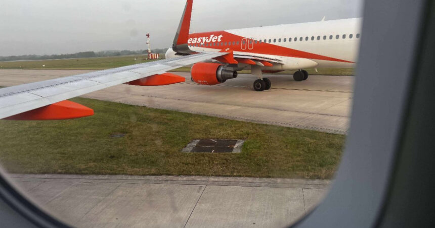 Două avioane s-au ciocnit pe aeroportul din Manchester. „Tot avionul a tremurat – a fost o lovitură puternică” 1 foto doua avioane au intrat in coliziune pe aeroportul din manchester tot avionul a tremurat a fost o lovitura puternica 689f016d75b36