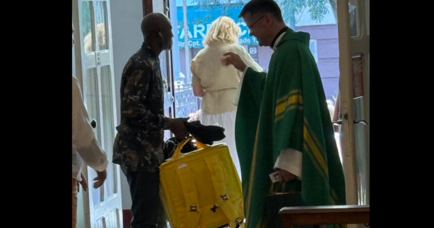 Francisc Doboş, mesaj ironic după îndemnul AUR de a refuza livratorii străini: „Un dac neaoş din Nigeria a venit să se spovedească” 1 foto francisc dobos mesaj ironic dupa indemnul aur la refuzarea livratorilor straini un dac neaos din nigeria a venit sa se spovedeasca 68ab13ab87fcc