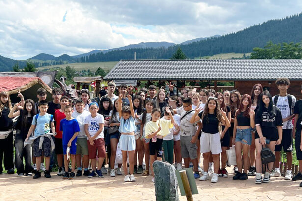 foto tinerii din udttmr medgidia valea dacilor cobadin agigea eforie si tuzla au participat la o tabara dedicata invatarii limbii tatare 6891a657494ba