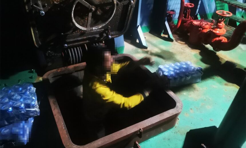 foto tulcea descoperire incredibila pe un vapor ce au descoperit politistii intr un buncar de pe prova navei 6899b6146d911