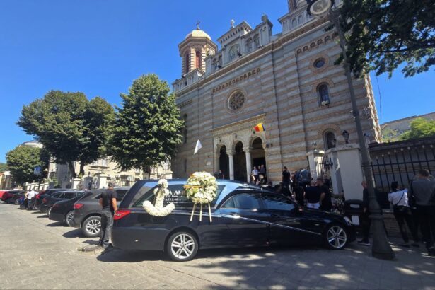 foto video alexandru mezei directorul autoritatii navale romane este condus astazi pe ultimul drum 68a1a994400de