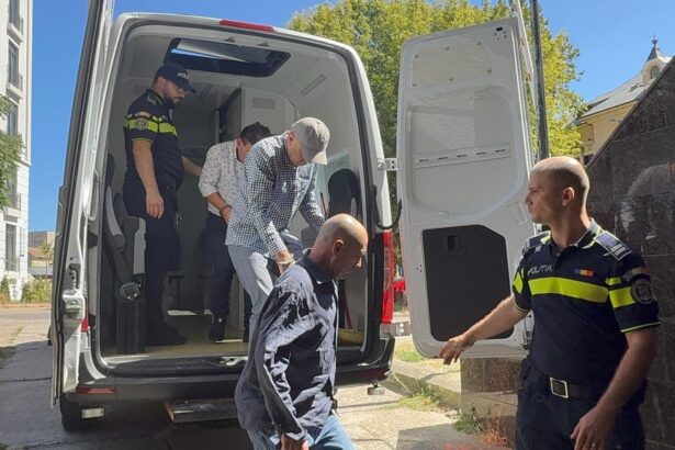 foto video arestatii din dosarul fabrica de mosteniri au ajuns la curtea de apel constanta 68b03b64d2371