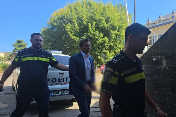 foto video cristian radu a ajuns la tribunal dna constanta cere arestarea primarului din mangalia ar fi pretins si primit peste 600 000 de euro spun anchetatorii 68a71633c0d71