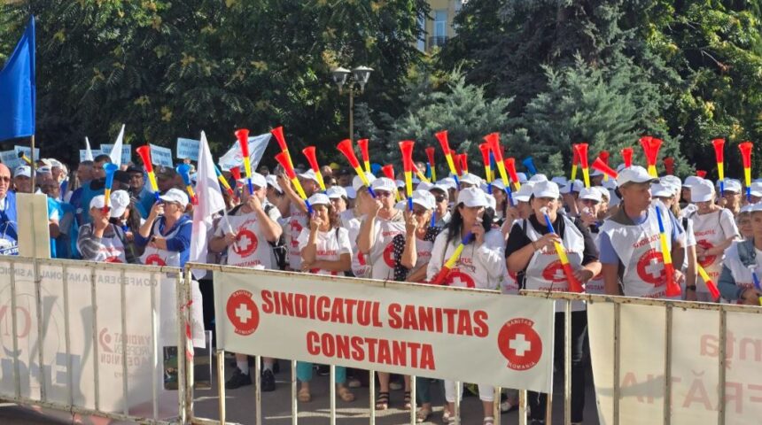 Protest în fața Prefecturii Constanța: confederațiile solicită guvernanților o lege a salarizării corecte. Consultă lista completă a revendicărilor. 1 foto video protest in fata prefecturii constanta confederatiile cer guvernantilor o lege a salarizarii corecta vezi aici lista completa a revendicarilor 68aea3cc14eba