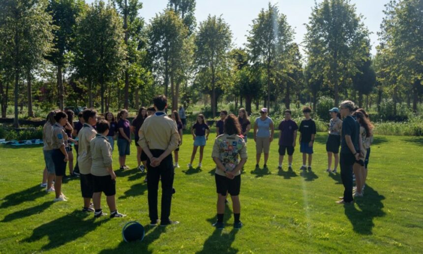 Activități pentru elevi și cercetași în pepiniera IULIUS din Lazu, amenajată pentru viitorul proiect de regenerare urbană din Constanța 1 galerie foto activitati pentru elevi si cercetasi in pepiniera iulius din lazu amenajata pentru viitorul proiect de regenerare urbana din constanta 689c27ac9a65a