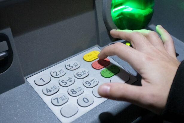 grecia bancile ar putea utiliza atm uri comune pentru a reduce costurile 6892d418b6cb1