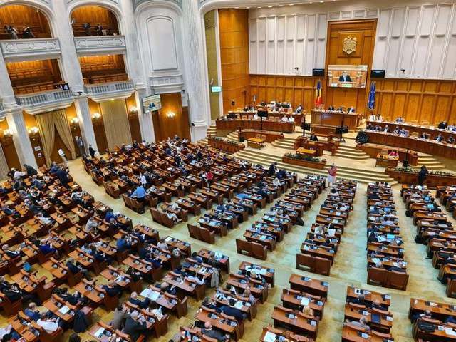 Guvernul își asumă luni răspunderea pe noul pachet de măsuri pentru reducerea deficitului / Pachetul privind administrația publică rămâne nerezolvat 1 guvernul isi asuma luni raspunderea pe noul pachet de masuri pregatite pentru reducerea deficitului pachetul privind administratia publica inca nerezolvat 68b2a34347a41
