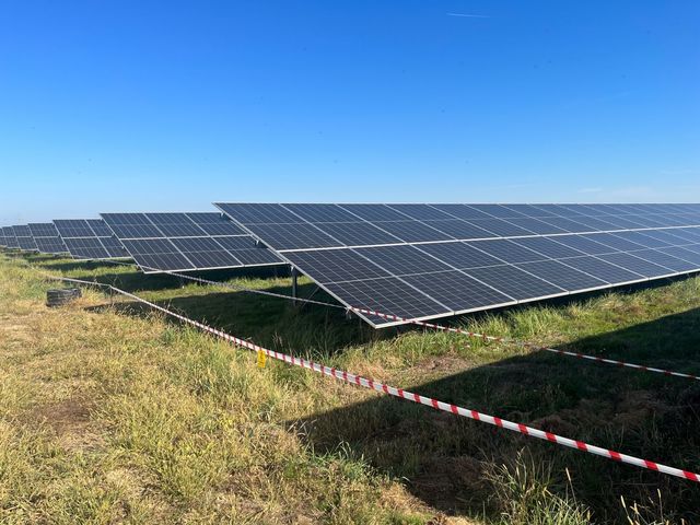 imprumut masiv pentru cel mai mare parc fotovoltaic din romania foto 689461e37651d