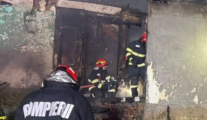 incendiu violent intr un sat din judetul ialomita un barbat a murit carbonizat 68b02a2389485