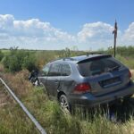 incident feroviar o masina a fost acrosata de un tren la targusor 688f7751daeea