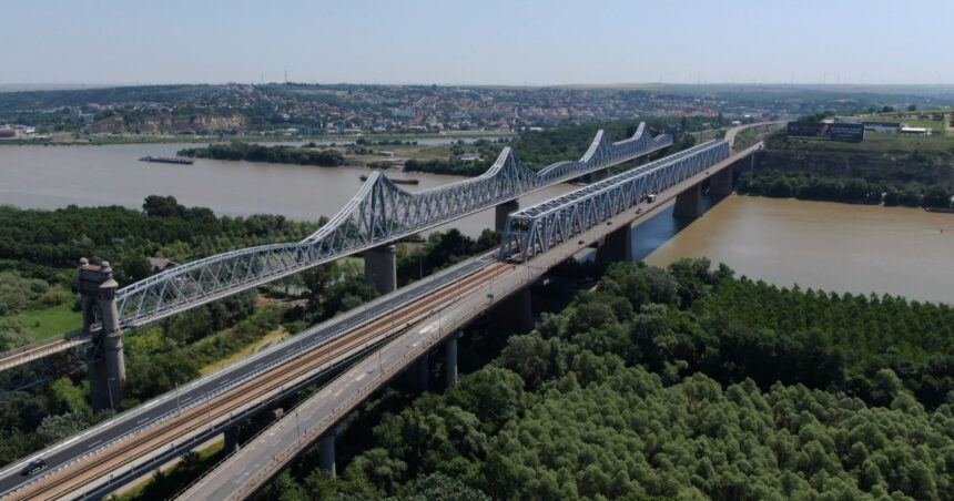 Întârzieri de sute de minute pentru trenurile către litoral din cauza problemelor la rețeaua de contact între Fetești și Cernavodă 1 intarzieri de sute de minute pentru trenurile care merg spre litoral probleme la reteaua de contact intre fetesti si cernavoda 689fa7a00fda5