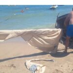 Intervenție de urgență la Eforie Nord: trei persoane salvate de salvamarul Ionuț de pe un velier răsturnat 3 interventie contra cronometru la eforie nord trei persoane salvate de salvamarul ionut de pe un velier rasturnat 68a1c2db6e8c7
