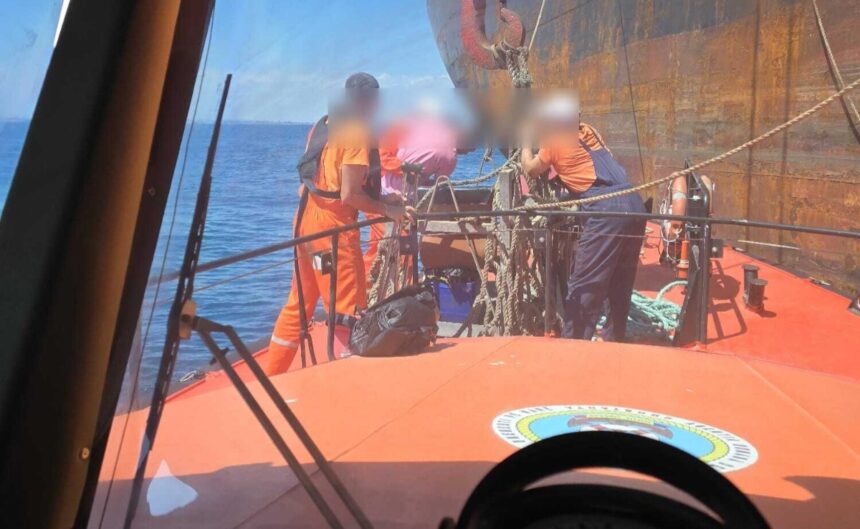 interventie de urgenta pe mare sar artemis in misiune medevac in rada portului constanta 688e88172def7