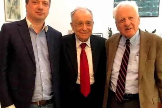 ionut vulpescu iliescu trece dincolo impacat cu lumea si cu el insusi cu sperantele si cu dezamagirile lui 6892386184546