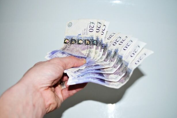 lira sterlina s a apreciat dupa decizia bancii angliei de a reduce dobanda de referinta 6895a553c756d